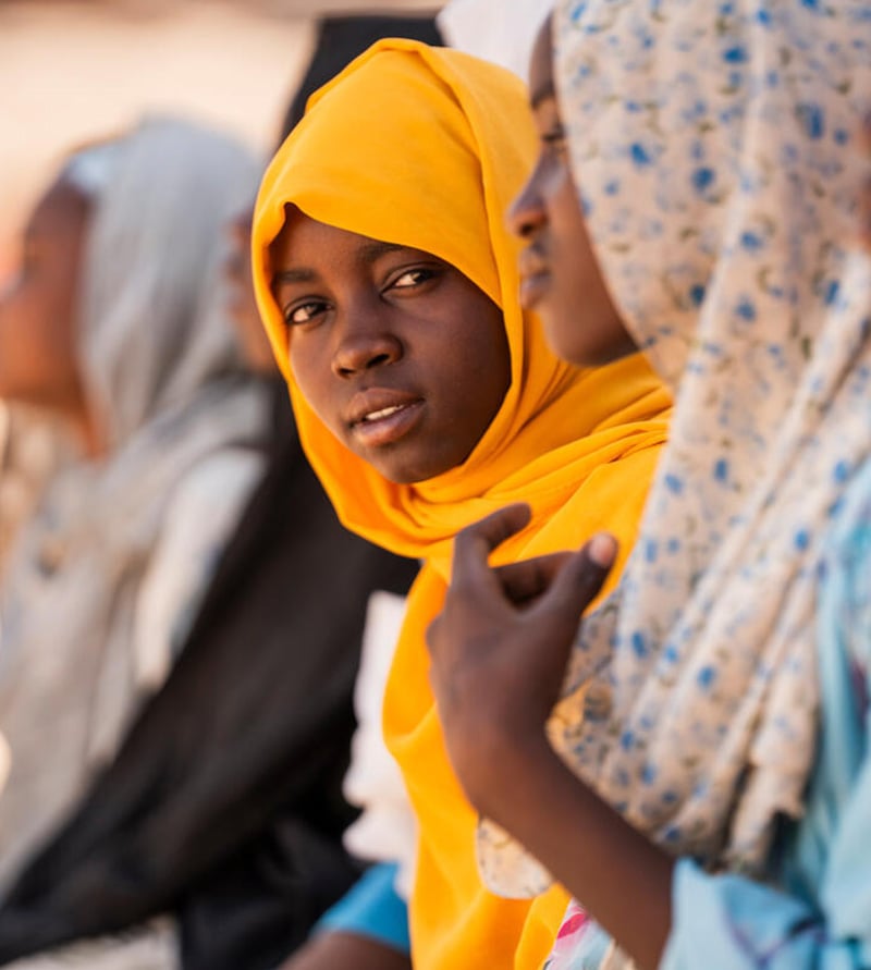 Jeune fille réfugiée dans le camp de Farchana
