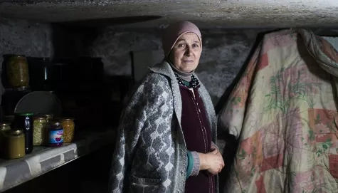 Famille dans une cave en Ukraine